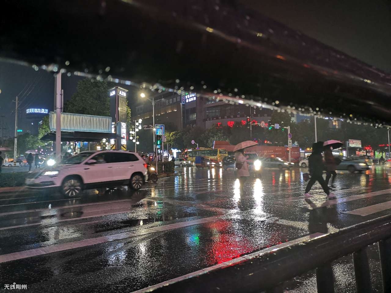 雨中即景!